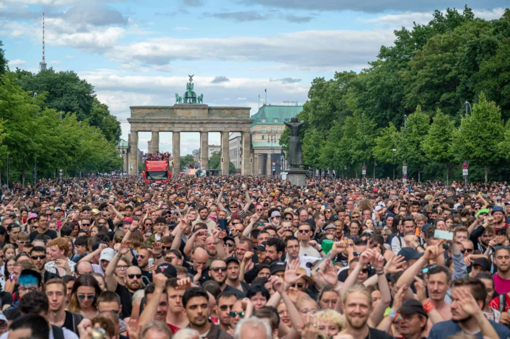 300,000 will join Dr. Motte for ‘Rave the Planet’ techno parade